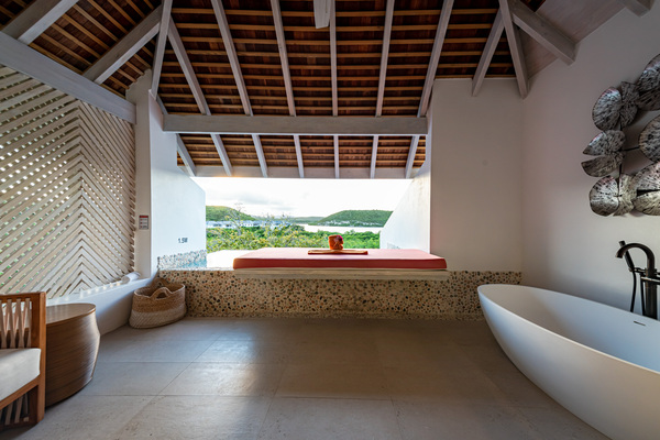 ESCAPE BAY VIEW POOL SUITE Photo 6