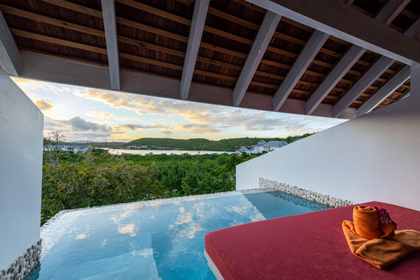 ESCAPE BAY VIEW POOL SUITE Photo 3